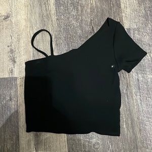 One shoulder shirt